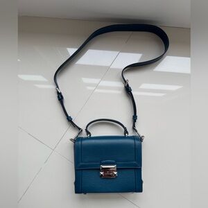 Elegant Blue Leather Handbag
